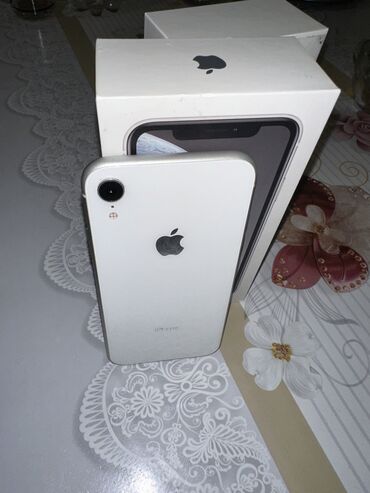 Apple iPhone: IPhone Xr, Б/у, 64 ГБ, Белый, Коробка, 77 %