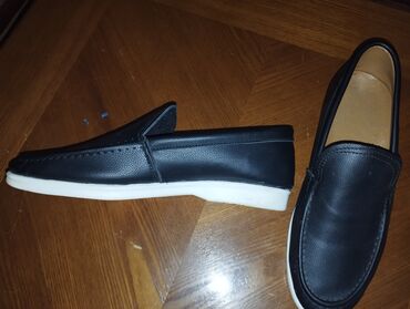 ботильоны без каблука: Qara rəngli kişi loferi - Model: slip-on lofer (bağsız) - Rəng: üst