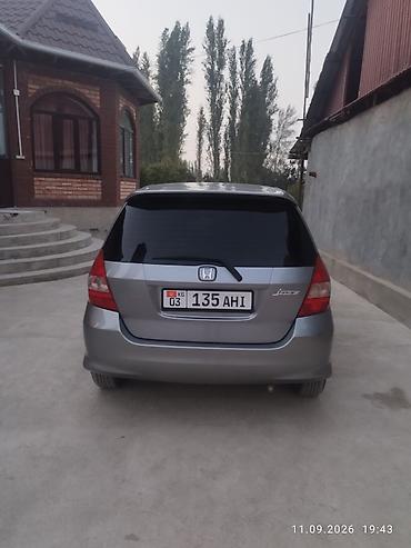 авто жак: Honda Jazz: 2005 г., Кол менен иштөөчү, Бензин, Хетчбек — 2