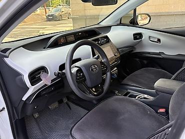 byd e2 2025: Toyota Prius: 2022 г., 1.8 л, Автомат, Гибрид — 7