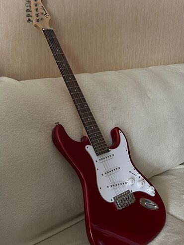 elektron gitara yolana: Elektron gitara, Fender, 6 sim