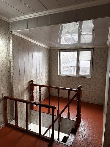 Продажа коттеджей и домов: Продается дом🔥 📍 Адрес: Пишпек (ориентир Гагарина/ Термечикова) 🔢 Год — 9