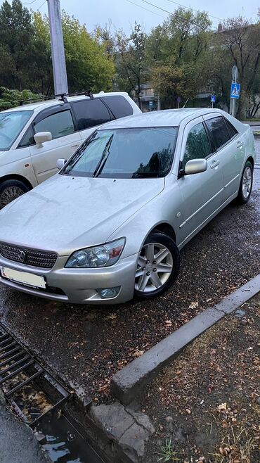 радиаторы отопления бу: Toyota Altezza: 2002 г., 2 л, Автомат, Бензин, Седан