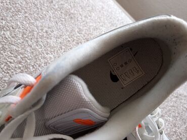 Men's Footwear: Na prodaju original patike nove nisu nošene cena 6000 din