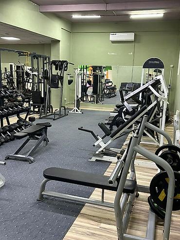 Аренда спортивных залов: ПРОДАЮТСЯ ТРЕНАЖЕРЫ+ШКАФЫ/КОВРЫ/СТОЙКИ цена договорная ! + Тренажёрный — 1