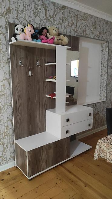 Ev və bağ: Dehliz mebeli 2*40 hündürlük 1*40 eni Qiyməti 160 azn. Ünvan Qala — 1