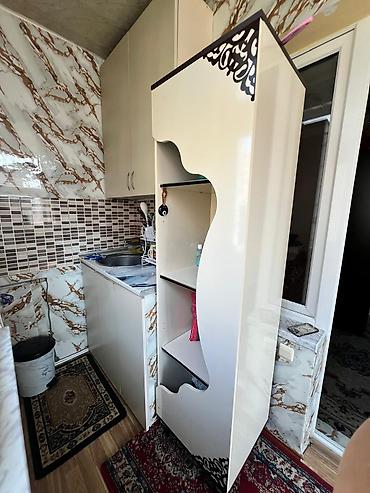 Mətbəx üçün şaquli saxlama dolabı - Material: parlaq krem rəngli