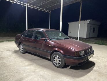 1 9д: Volkswagen Passat: 1991 г., 1.8 л, Механика, Бензин, Седан