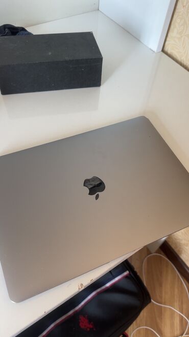 купить игровой компьютер бу: İşlənmiş Apple MacBook, 13.3 ", Apple M1, 256 GB, Ünvandan götürmə, Ödənişli çatdırılma, Rayonlara çatdırılma