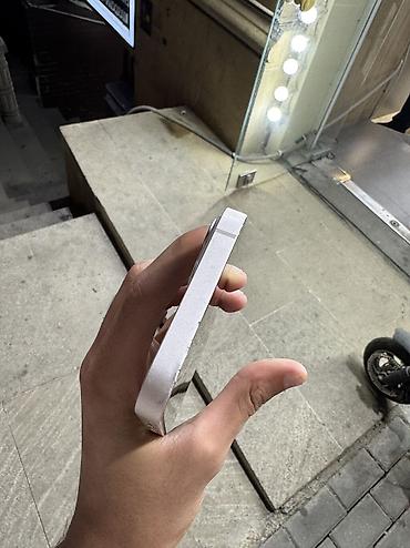 2 əl iphone: IPhone 13, 128 GB, Ağ, Barmaq izi, Simsiz şarj, Face ID — 8