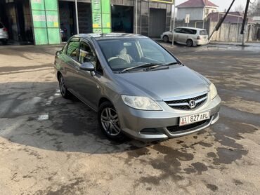 Honda: Honda Fit Aria: 2005 г., 1.5 л, Вариатор, Бензин, Седан