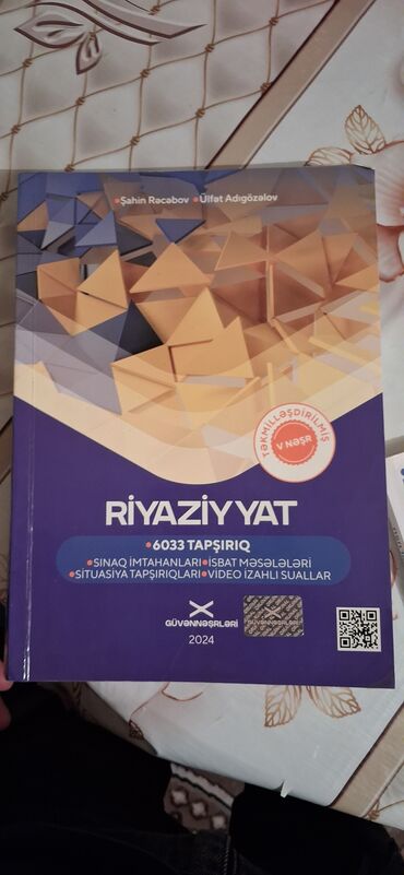 словарь анг на русс: Hər birini 10 manata verirəm.Fizika isə 6manatdı.Hamısı əla