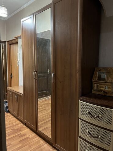 рабочий стол для школьника: Кире бериш үчүн гарнитур, Шкаф, ДСП, түсү - Күрөң