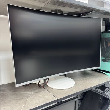 Настольные ПК и рабочие станции: Монитор, Samsung, Б/у, QLED, 31" - 32"