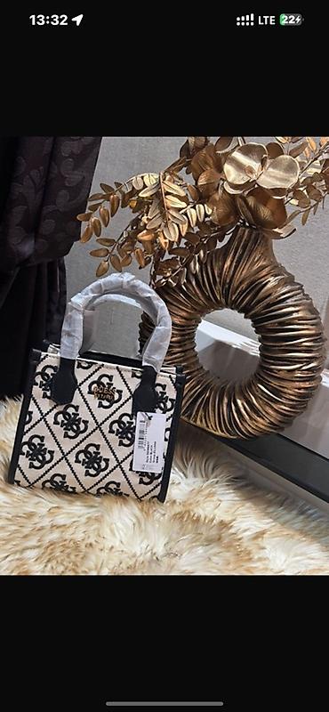 Çantalar: GUESS qadın çanta kolleksiyası - Material: teksturalı süni dəri və — 1