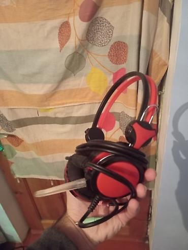Qulaqlıq + mikrofonlu (wired) headset .Qirmizi reng gaming mikrafonlu