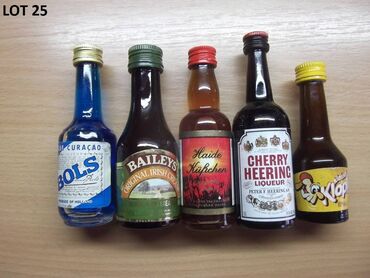 Ostali predmeti za umetnost i kolekcionarstvo: Mini Bottle unučići fraklići čokanji Kao sa slika . Zainteresovanima — 11
