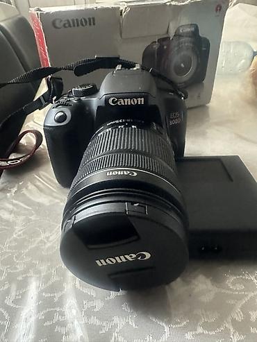 Canon EOS 800D DSLR fotoaparat + Canon EF-S 18-135mm f/3.5-5.6 IS STM