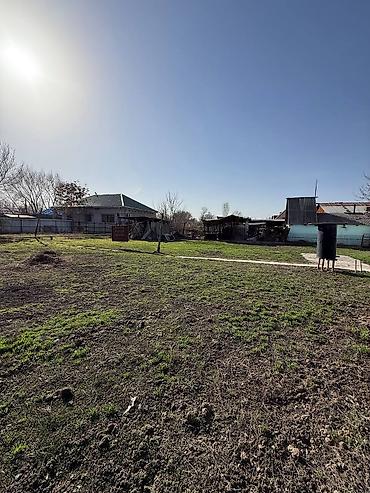 Продажа коттеджей и домов: Продается дом с участком в районе 110-й квартал Ориентир: мкр Достук — 9