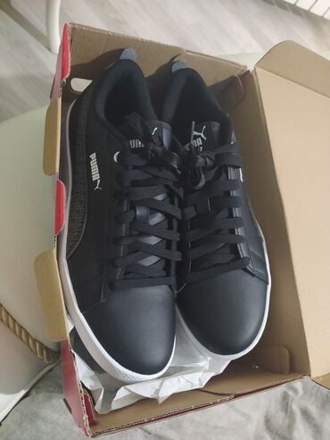 reebok ağ qaçış üçün qadın krossovkaları: Yenidir.Aldim ayağına olmadı.Baha alınıb Originaldır necə istəyirsiniz