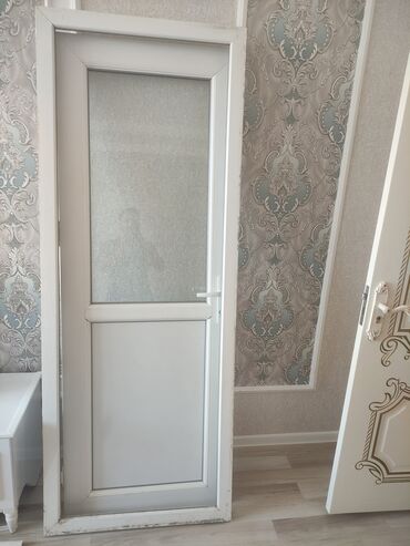 islenmis unitaz: Hamam üçün İşlənmiş Plastik qapı 60x190 sm Plintus ilə, Zəmanətsiz, Ünvandan götürmə