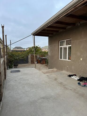 Həyət evləri və villaların satışı: Satılır: həyəti olan fərdi ev - Plan: 4 otaq — geniş qonaq otağı və — 7