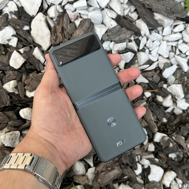 Huawei: Motorola Razr 40, Б/у, 256 ГБ, цвет - Черный, 2 SIM