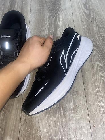 Кроссовки для бега Li-Ning (модель на ярлыке: ARST053-2) - Размер: US
