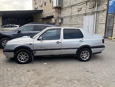 Volkswagen: Volkswagen Vento: 1993 г., 1.8 л, Механика, Бензин, Седан — 5