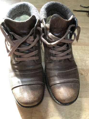 мужские зимние ботинки: Ботинки
Кожа
Размер 43




Тел 05;;5.9.3…2…0’;;5’3–1
