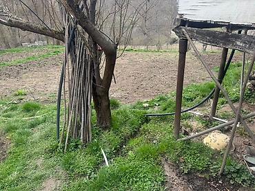 Bağ evlərinin satışı: 🏠 Köhnə ev (tam hazır): 	•	3 otaqlı 	•	2 geniş balkon 	•	Mətbəx, hamam — 5