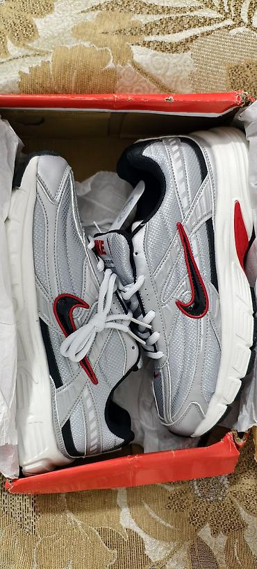 часы бишкек мужские: Мужские кроссовки, 41, Nike, Новый, цвет - Серебристый, Самовывоз — 2
