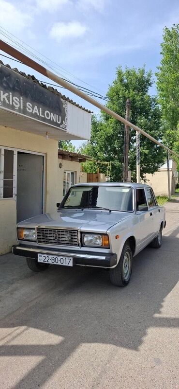 Boşqablar: Başlıq: VAZ 2107 (2010) – Əla Vəziyyətdə, Öz Matoru! Mətn: Satılır