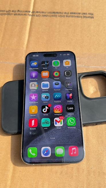 Apple iPhone: IPhone 15 Pro Max, Natural Titanium, Face ID — 3
