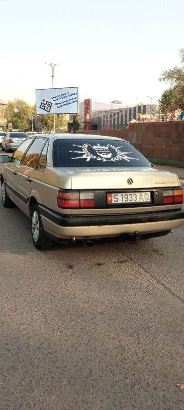 седан пасат: Volkswagen Passat: 1991 г., 2 л, Механика, Бензин, Седан