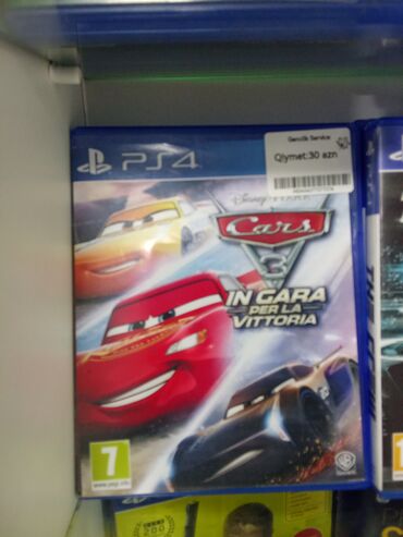 Oyun diskləri və kartricləri: PlayStation 4 üçün Cars 3 video oyunu. Bu yarış oyunu Disney Pixar-ın