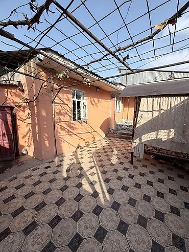 Небольшой дом с закрытым двором и навесом. участок 1,65 сотки. Ошский