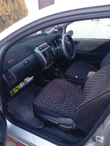 Honda: Honda Fit: 2002 г., 1.3 л, Вариатор, Бензин, Хэтчбэк — 4