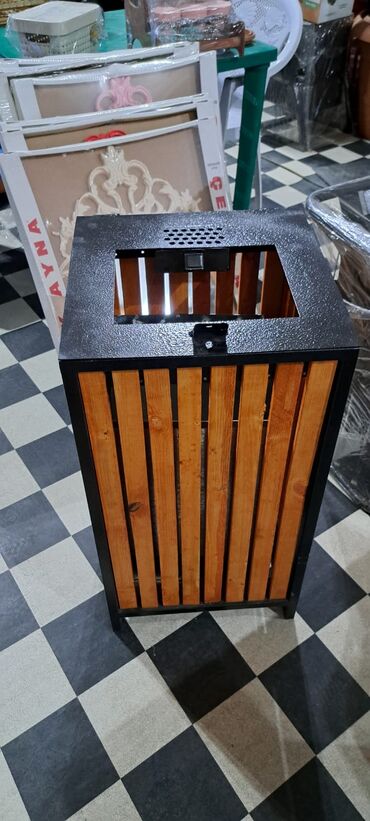 Baklar və çənlər: Məhsul: Daxili/çöl istifadə üçün metal zibil qutuları - Model — 4