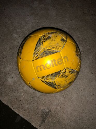 Мячи: Продаю Молтен 4 купил за 2500 продам 1500