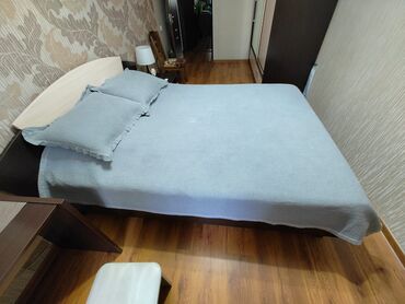 Спальные гарнитуры: Спальный гарнитур, Б/у, Двуспальная кровать, С матрасом, Тумба, Дерево, Самовывоз, цвет - Бежевый — 4