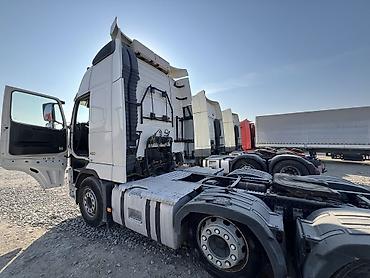 carnival 2017: Тягач, Volvo, 2011 г., Без прицепа — 5