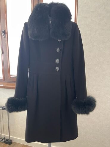 черный пуховик с мехом: Пальто, Длинная модель