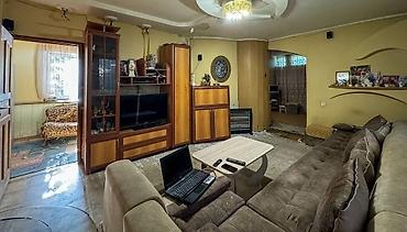 Продажа коттеджей и домов: 🏡 ПРОДАЁТСЯ 2-ЭТАЖНЫЙ ДОМ 📍 Район: Молодая Гвардия 🏠 Комнаты: 7 🏢 — 4