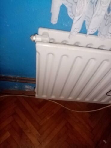 Oprema za grejanje: Ostalo od grejanja, pumpa, boca, cevi radijatori, kolena, manometar — 17