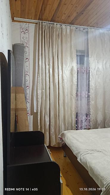 sabranda satilan evler: 3 otaqlı mənzil – daxili plan və təchizat - taxta tavan, - Yataq — 2
