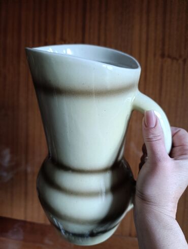 большая ваза: Ваза глина в форме силуэта кувшины глина состояние хорошее цена