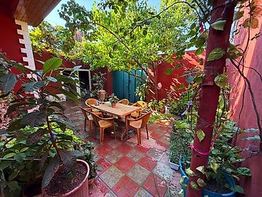 oguz ev: Həyətyanı sahəsi olan 4 otaqlı ev 🏡 TƏCİLİ SATILIR! ƏŞYALI 4 OTAQLI — 8