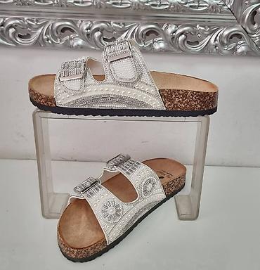 soul studio helanke: 36-41
3200 din.v6 — 1
