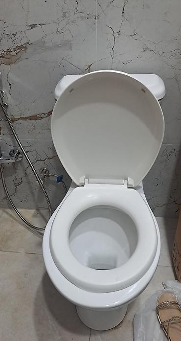 Ağ rəngli keramik unitaz dəsti - Klasik dizaynlı, döşəməyə